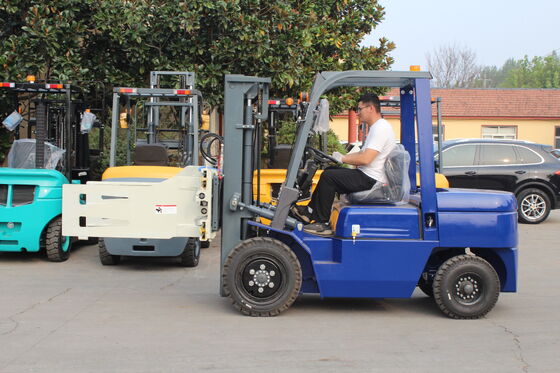 Chariot élévateur diesel 1.5T-3.5T avec mât haut et moteur d'origine japonaise pour la manutention