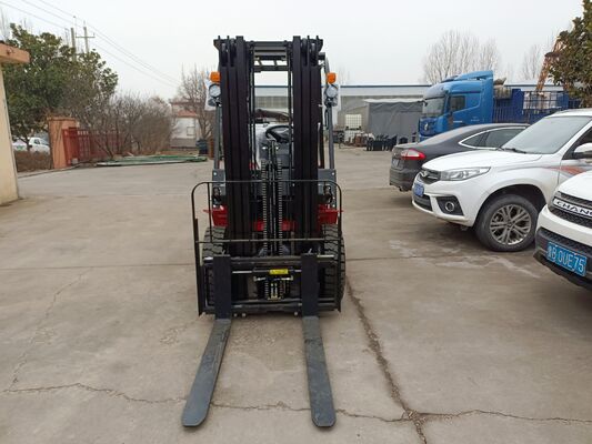 Buy LPG Powered Forklift Truck 4.0 Ton CPCD40 with 5m Mast for Logistics Center Use online manufacture