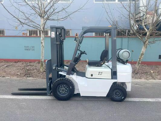 Buy LPG Powered Forklift Truck 2.0 Ton CPCD20 with 3.5m Mast for Warehouse Use online manufacture