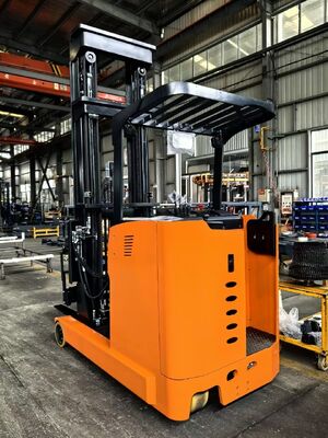 comprar Carretilla retráctil de pie 1.2T-3T compacta para pasillos estrechos online manufacture