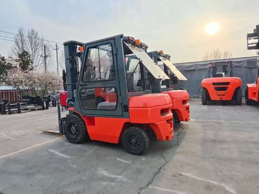 kaufen Fabrikdirektvertrieb 1,5-3,5 Tonnen Diesel-Gabelstapler mit chinesischem Motor online manufacture